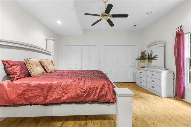 8343 Strathmore LN, Roanoke, VA 24019