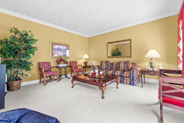 8343 Strathmore LN, Roanoke, VA 24019