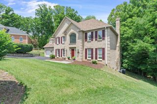 8343 Strathmore LN, Roanoke, VA 24019