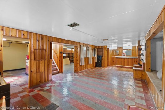 8605 Dixie Lane, Dearborn Heights, MI 48127