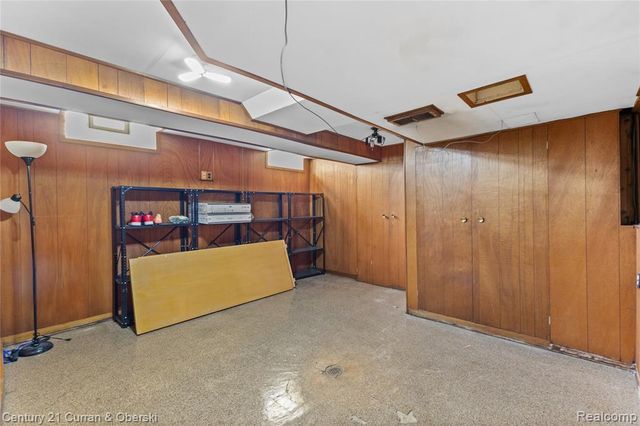 8605 Dixie Lane, Dearborn Heights, MI 48127