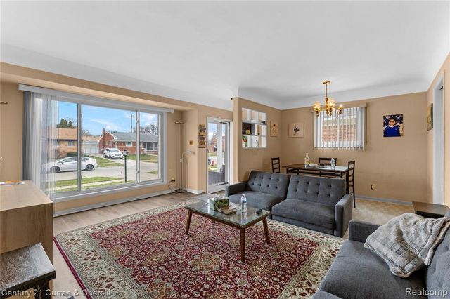 8605 Dixie Lane, Dearborn Heights, MI 48127