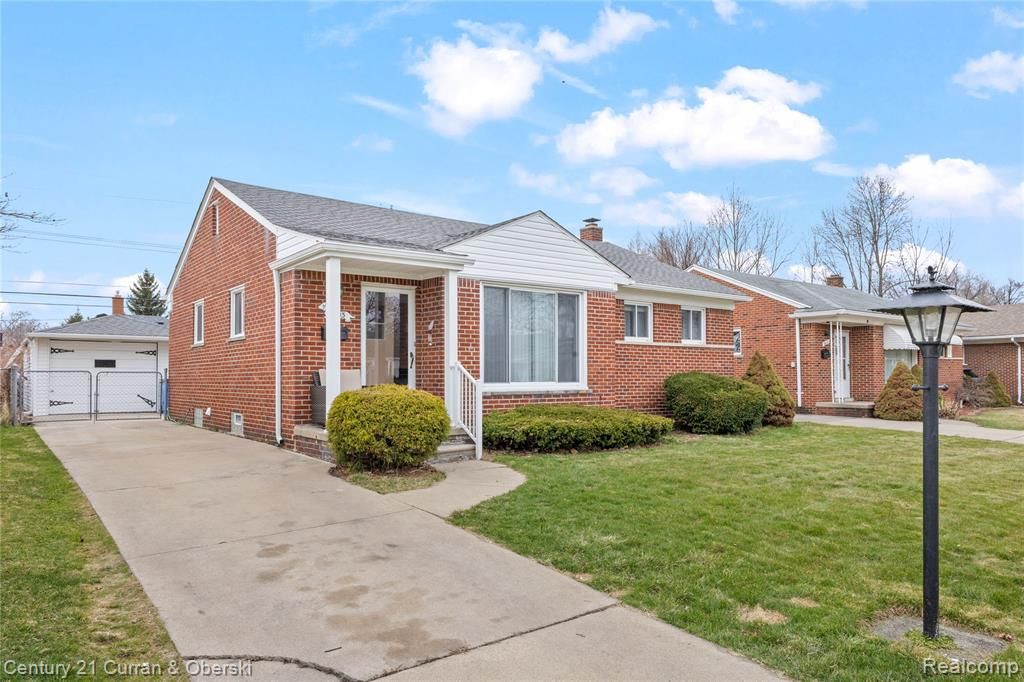 8605 Dixie Lane, Dearborn Heights, MI 48127