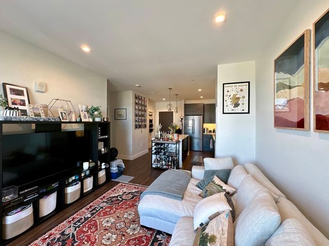 99 Sumner St U305, Boston, MA 02128