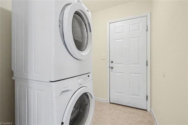 1644 Finwick Drive, Pfafftown, NC 27040
