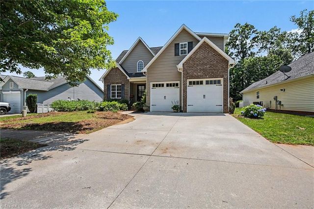1644 Finwick Drive, Pfafftown, NC 27040