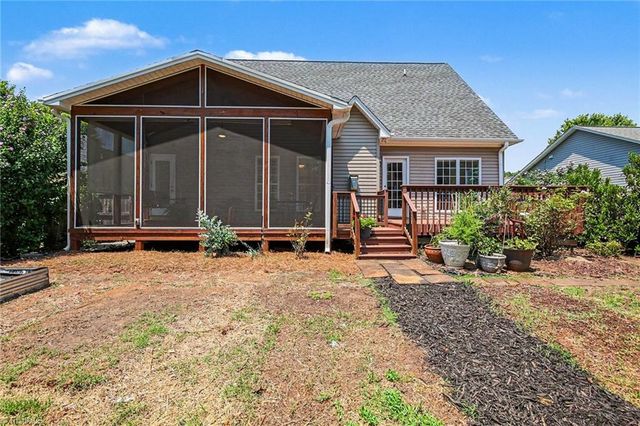 1644 Finwick Drive, Pfafftown, NC 27040