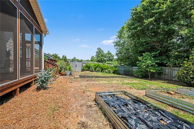 1644 Finwick Drive, Pfafftown, NC 27040