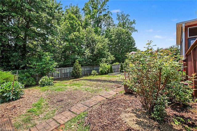 1644 Finwick Drive, Pfafftown, NC 27040
