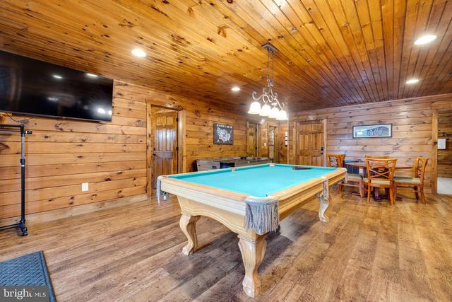 259 LOG HOME PL, Stanley, VA 22851