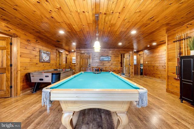 259 LOG HOME PL, Stanley, VA 22851