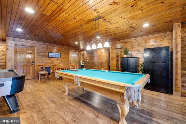 259 LOG HOME PL, Stanley, VA 22851