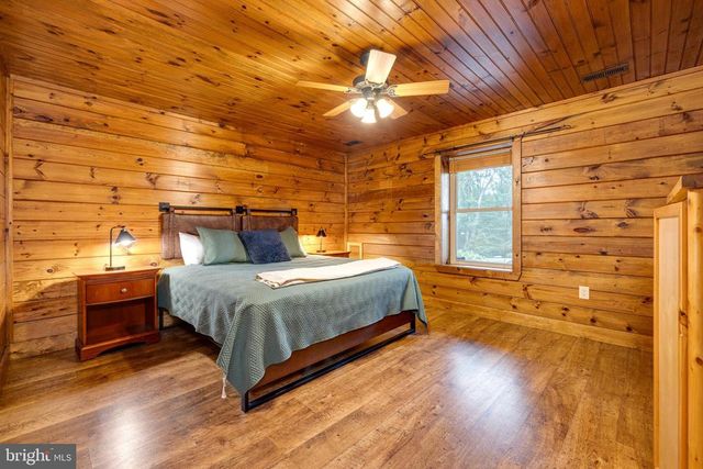 259 LOG HOME PL, Stanley, VA 22851