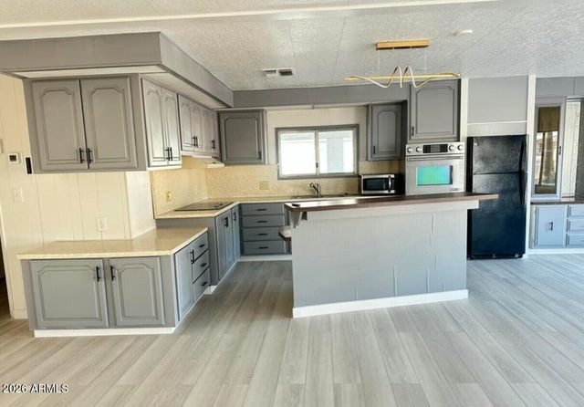 9409 E NAVAJO Place, Sun Lakes, AZ 85248