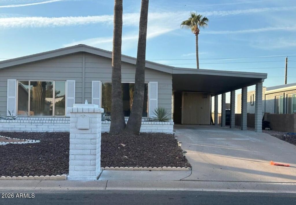 Image 4 of property listing at 9409 E NAVAJO Place, Sun Lakes, AZ 85248