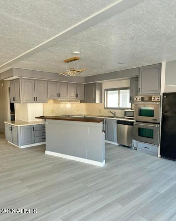 Image 5 of property listing at 9409 E NAVAJO Place, Sun Lakes, AZ 85248