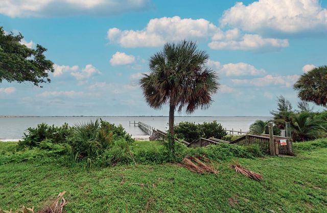 515 S Indian River Drive, Fort Pierce, FL 34950