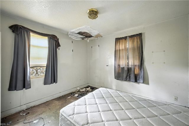 6262 Alexander ST, Norfolk, VA 23513