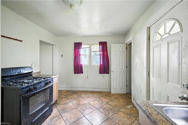 6262 Alexander ST, Norfolk, VA 23513