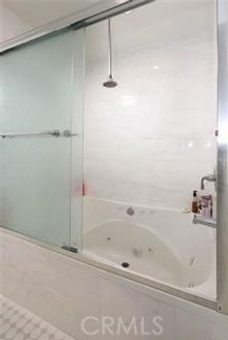 1125 N Heliotrope Drive, Los Angeles, CA 90029