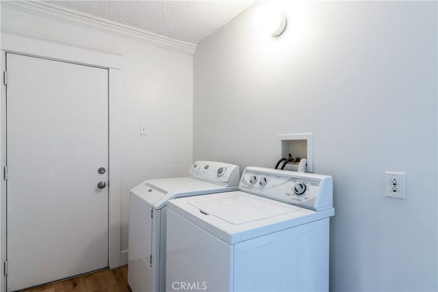 1125 N Heliotrope Drive, Los Angeles, CA 90029