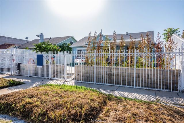 1125 N Heliotrope Drive, Los Angeles, CA 90029