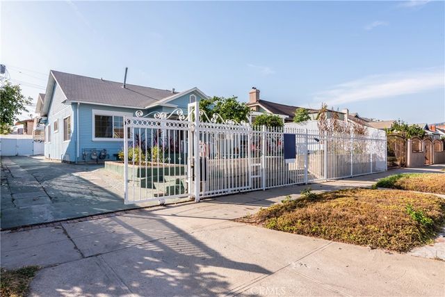 1125 N Heliotrope Drive, Los Angeles, CA 90029