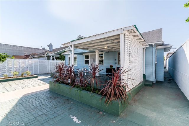 1125 N Heliotrope Drive, Los Angeles, CA 90029