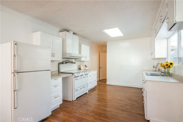 1125 N Heliotrope Drive, Los Angeles, CA 90029