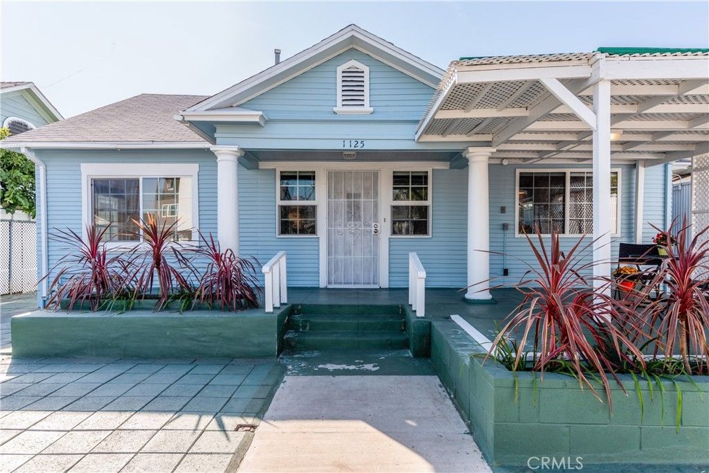 1125 N Heliotrope Drive, Los Angeles, CA 90029