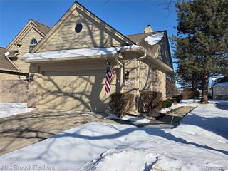 42738 Matthew Drive 47, Sterling Heights, MI 48313