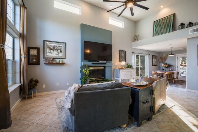 711 Tierra Alegre Court, Tijeras, NM 87059