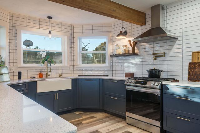 711 Tierra Alegre Court, Tijeras, NM 87059