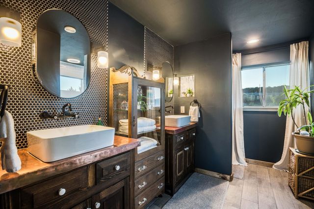 711 Tierra Alegre Court, Tijeras, NM 87059