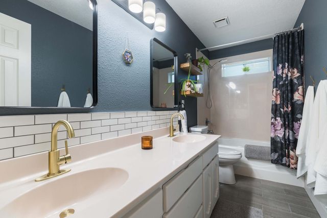 711 Tierra Alegre Court, Tijeras, NM 87059