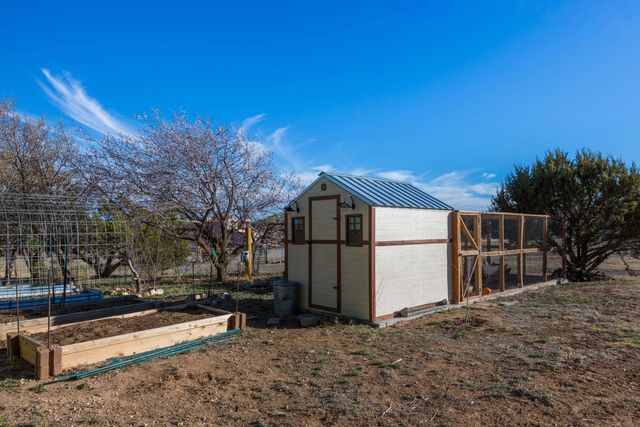 711 Tierra Alegre Court, Tijeras, NM 87059