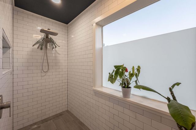 711 Tierra Alegre Court, Tijeras, NM 87059