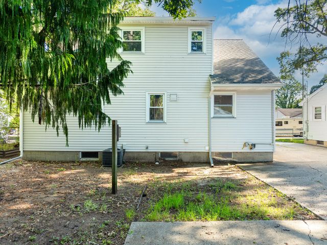 1450 Wesley Avenue, Muskegon, MI 49442