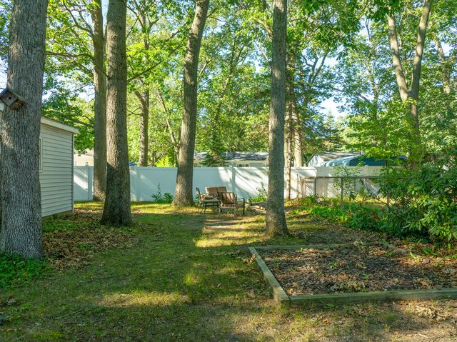 1450 Wesley Avenue, Muskegon, MI 49442