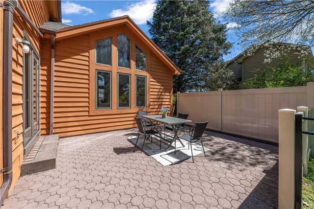 381 Hartsville Lane, Webster, NY 14580