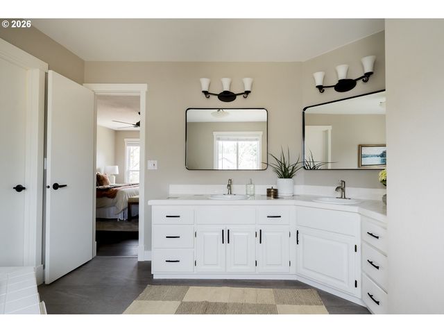 2417 Ne 148TH St, Vancouver, WA 98686