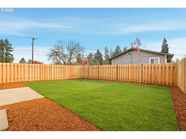 14718 Se POWELL Blvd, Portland, OR 97236