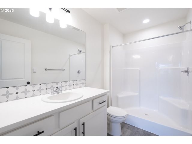 14718 Se POWELL Blvd, Portland, OR 97236