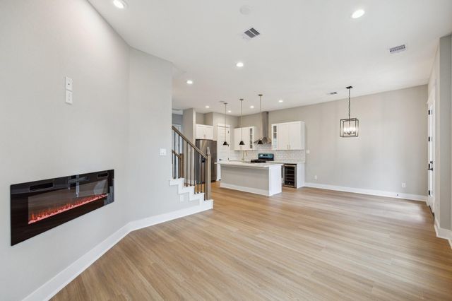 812 Thornton Street A, Houston, TX 77018