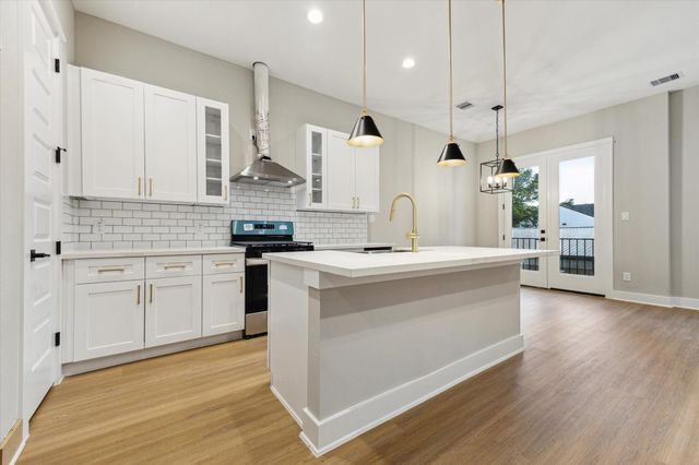 812 Thornton Street A, Houston, TX 77018