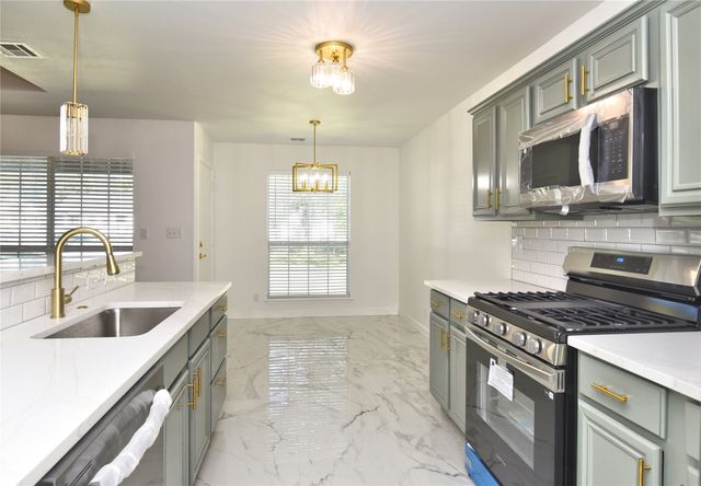 225 E Seminole Place, Tulsa, OK 74110