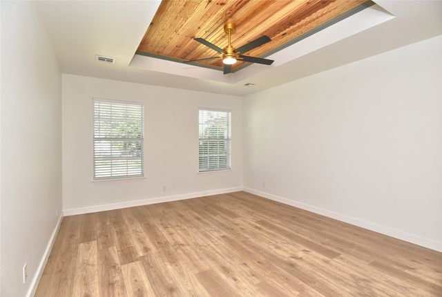 225 E Seminole Place, Tulsa, OK 74110