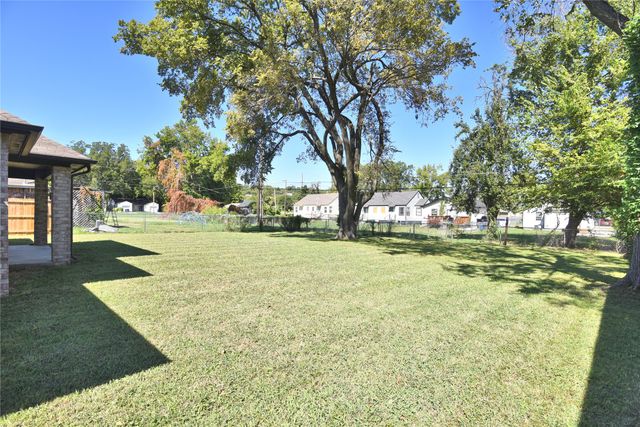 225 E Seminole Place, Tulsa, OK 74110