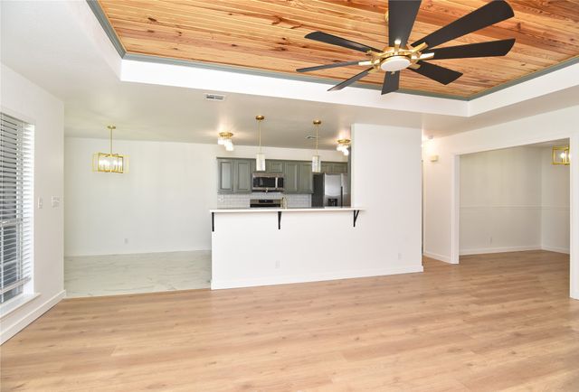 225 E Seminole Place, Tulsa, OK 74110