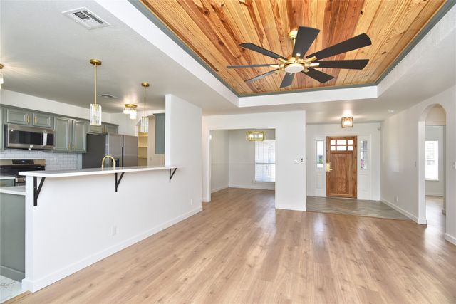 225 E Seminole Place, Tulsa, OK 74110